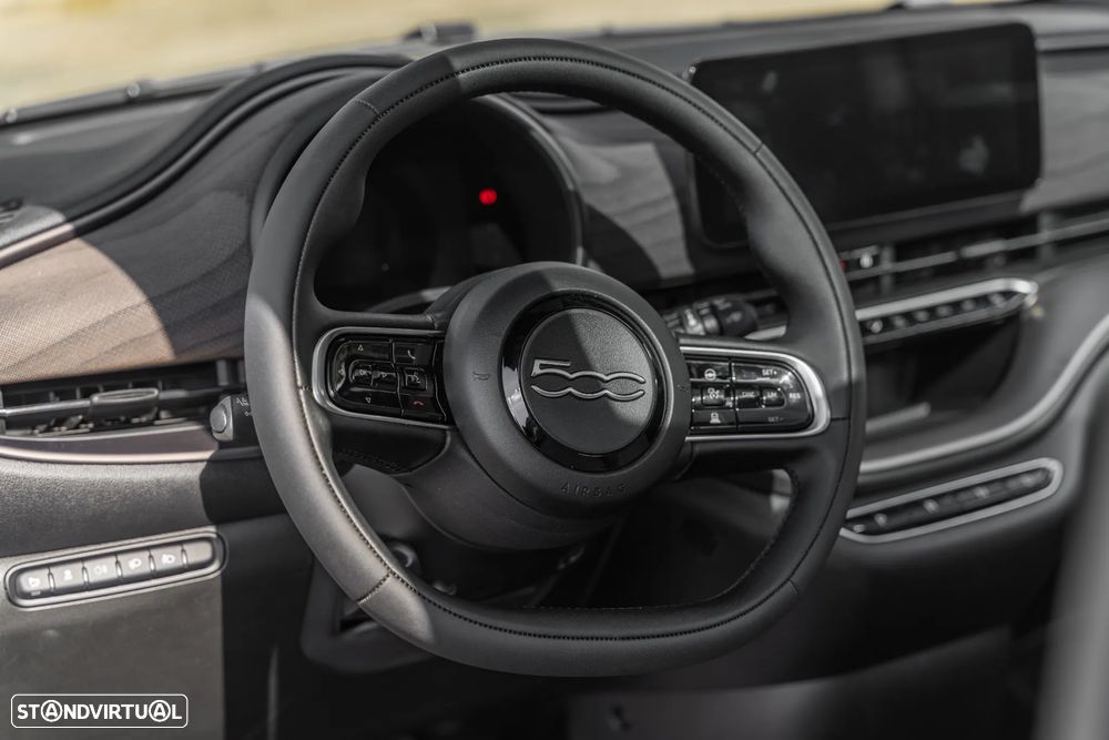 Fiat 500e 42 kWh Giorgio Armani Collector´s Edition - 14