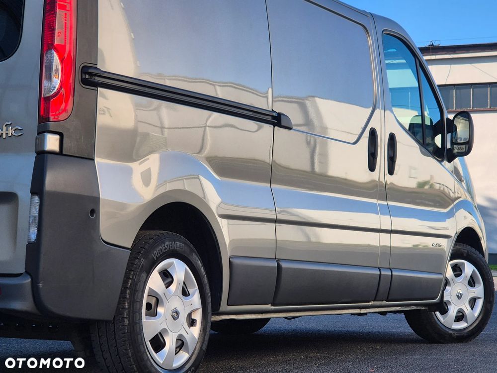 Renault TRAFIC - 8