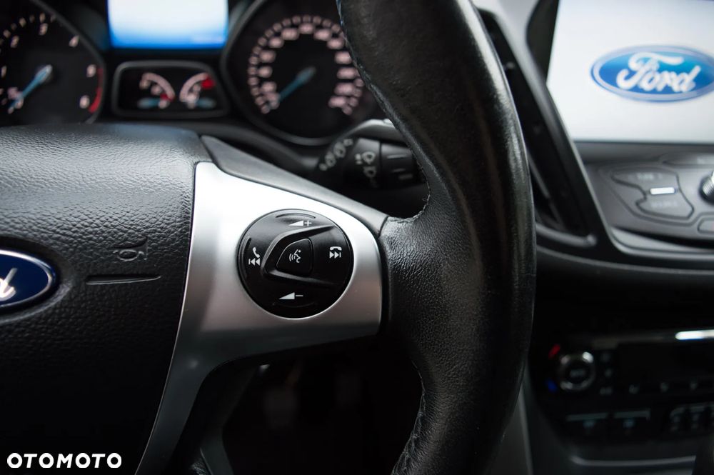 Ford Kuga 2.0 TDCi 4x2 Titanium - 19