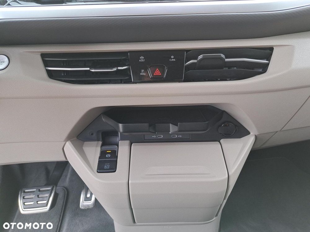 Volkswagen Multivan - 21