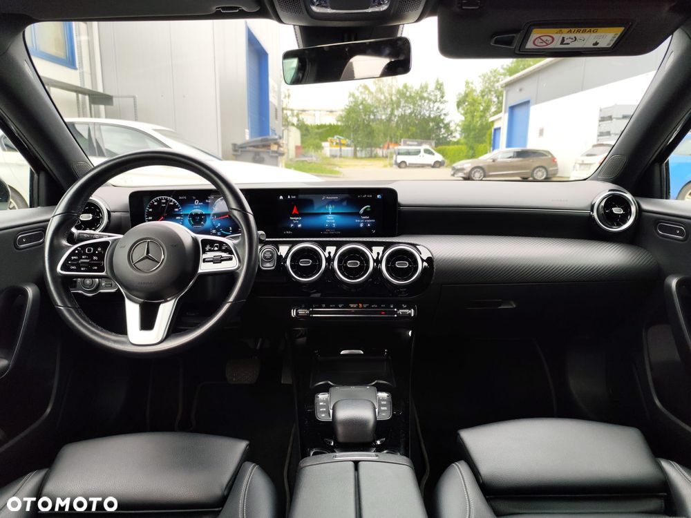 Mercedes-Benz Klasa A 180 7G-DCT - 23