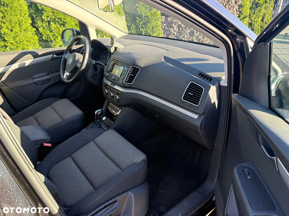 Volkswagen Sharan 2.0 TDI Comfortline DSG - 23