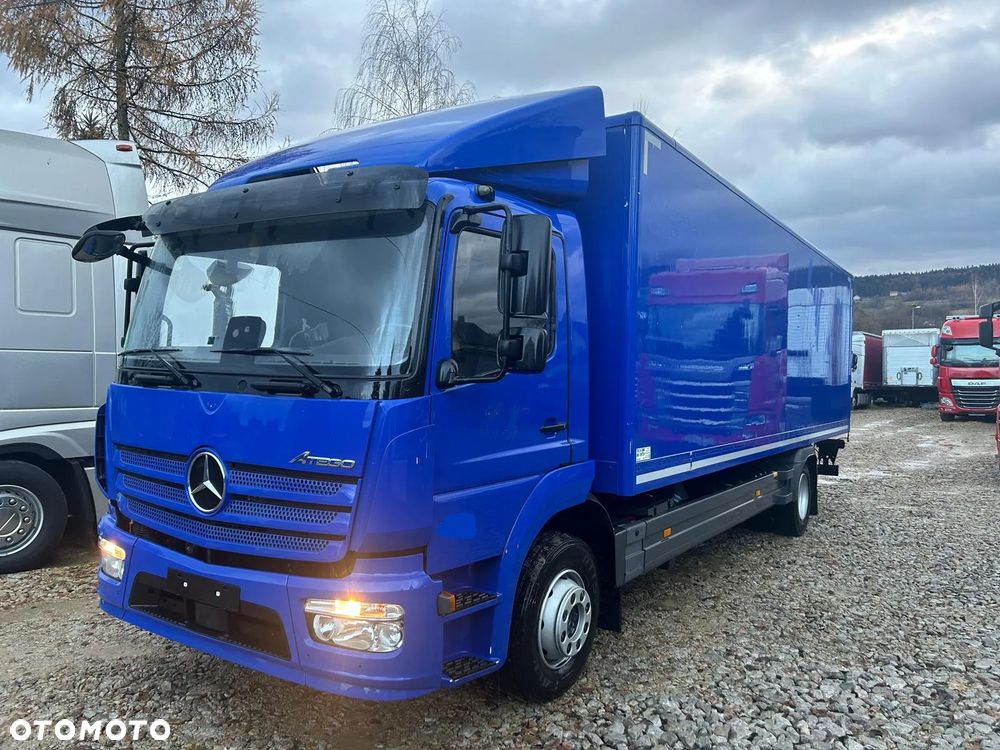 Mercedes-Benz Atego 1224 7.75m TOP1 STAN WINDA HAK z Niemiec tylko 320 000km UBRANIÓWKA czyściutki 6 cylindrów - 18