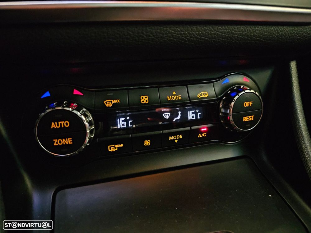 Mercedes-Benz GLA 45 AMG 4Matic Speedshift 7G-DCT - 17