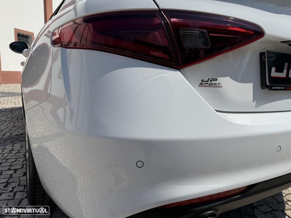 Alfa Romeo Giulia 2.2 D Super AT8 - 11