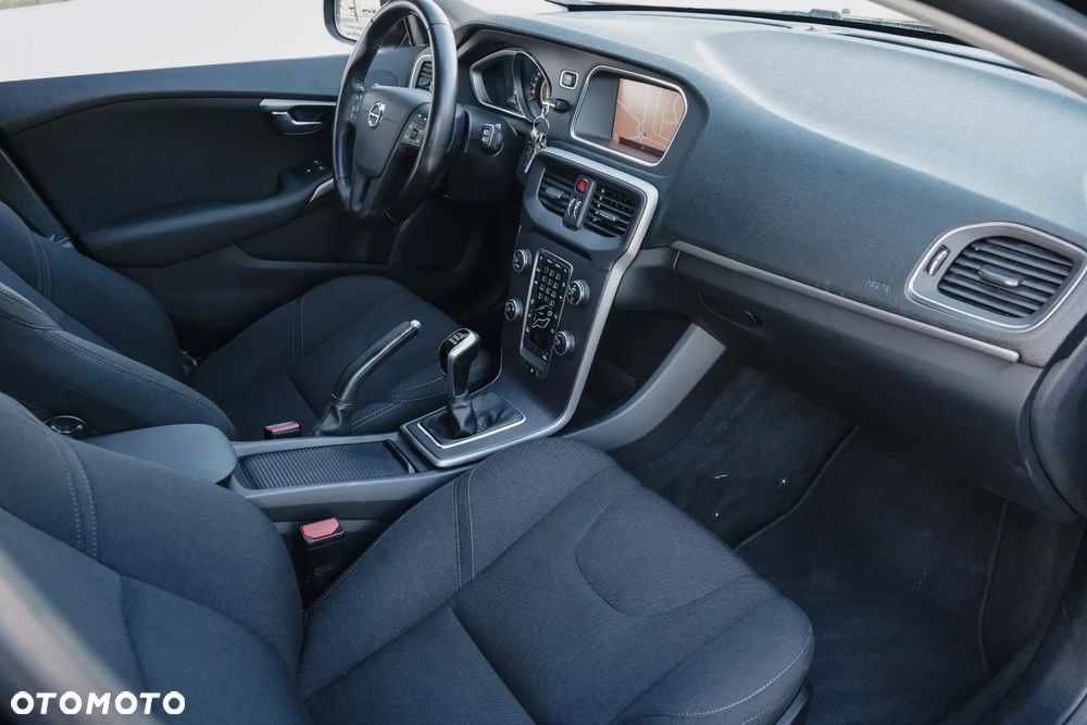 Volvo V40 D2 Momentum - 20