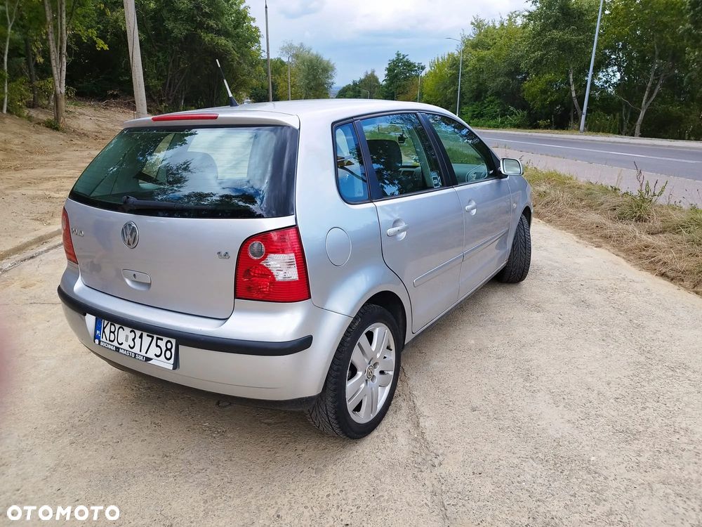 Volkswagen Polo 1.4 16V Trendline - 24