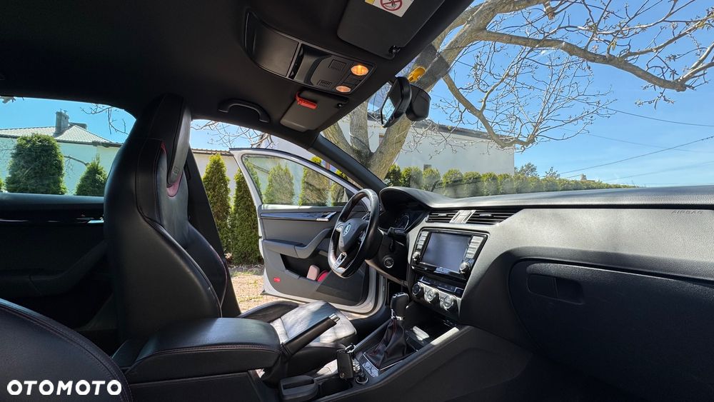 Skoda Octavia 2.0 TSI RS - 10