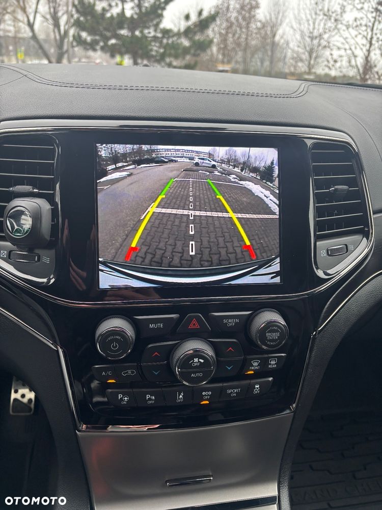 Jeep Grand Cherokee 5.7 V8 HEMI Overland Summit - 21