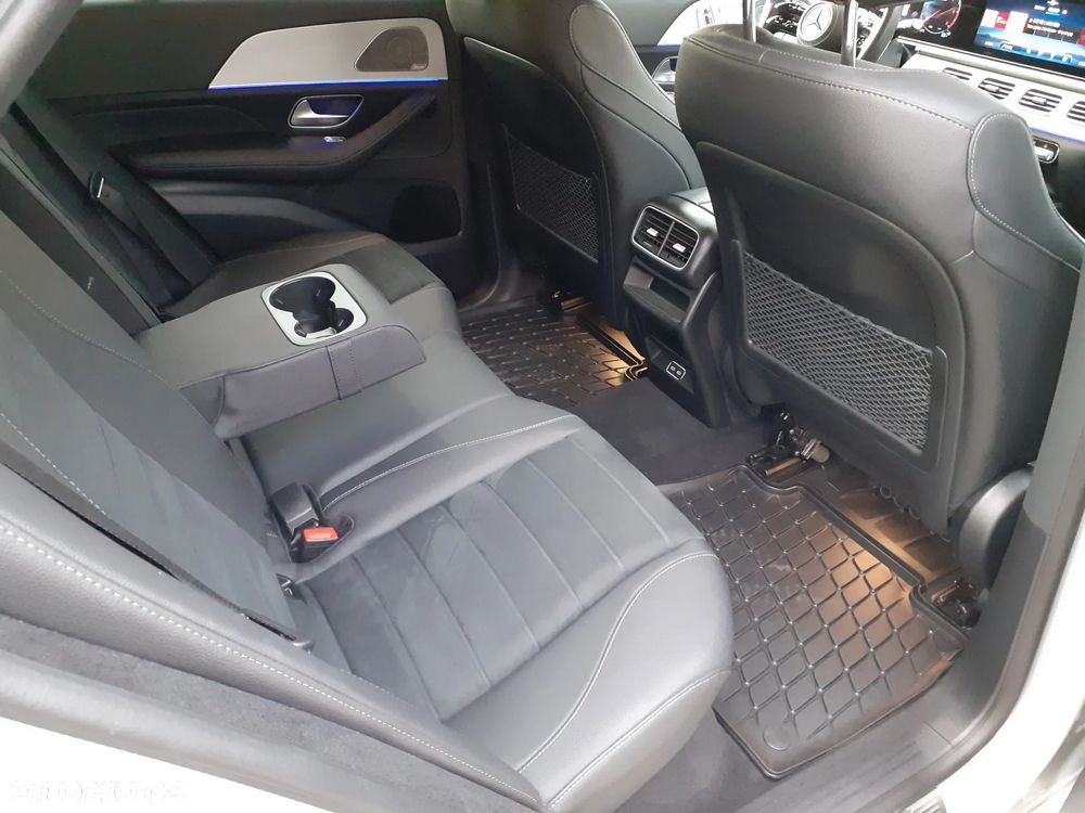 Mercedes-Benz GLE 300 d 4Matic 9G-TRONIC AMG Line - 24
