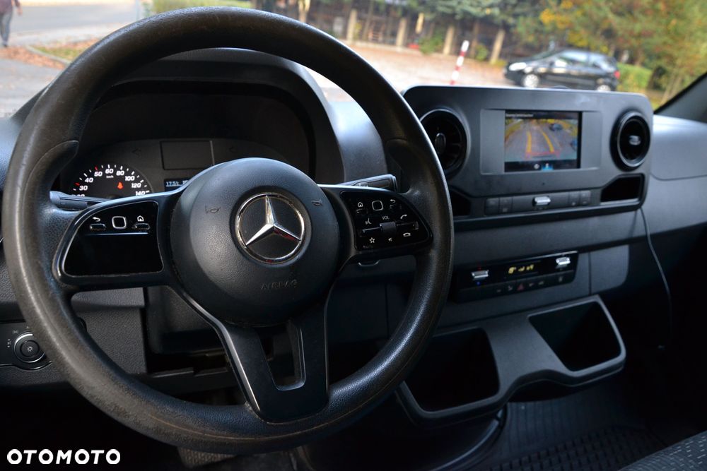 Mercedes-Benz Sprinter - 8