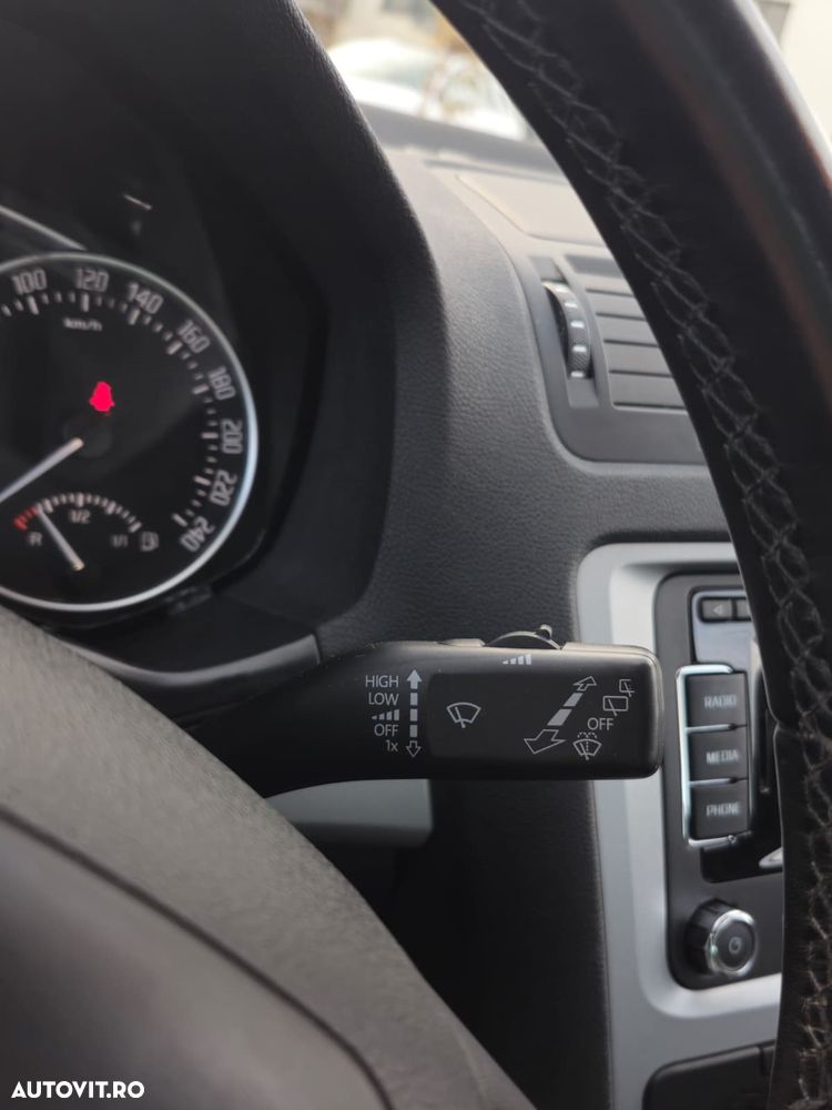 Skoda Octavia 1.6 TDI DPF Elegance - 11