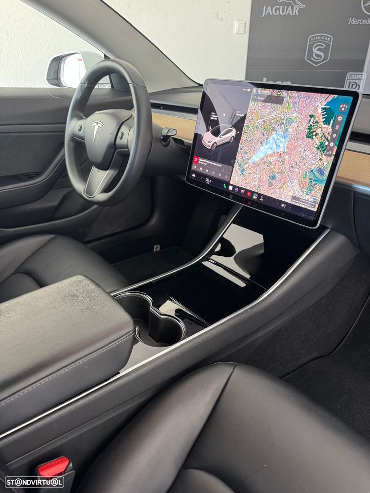 Tesla Model 3 - 16