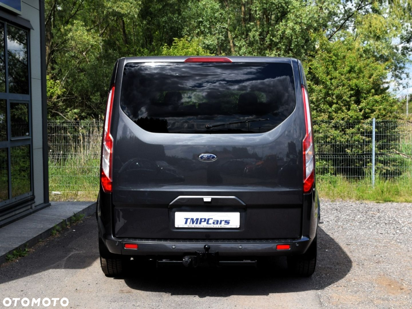 Ford Tourneo Custom - 27