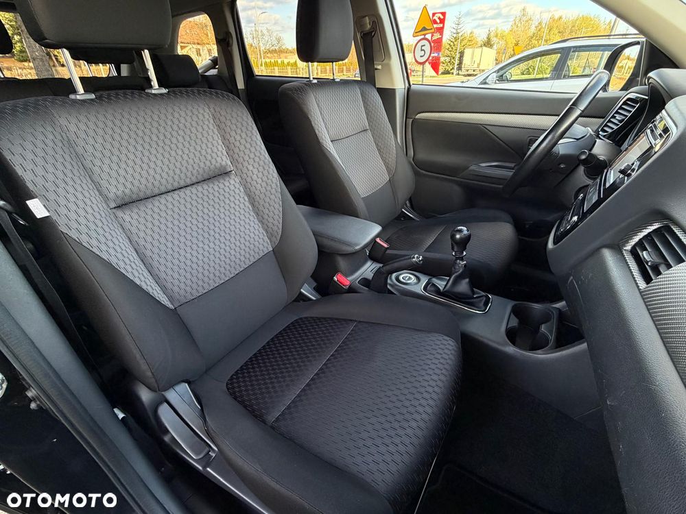 Mitsubishi Outlander 2.2 DI-D 4WD Top - 28