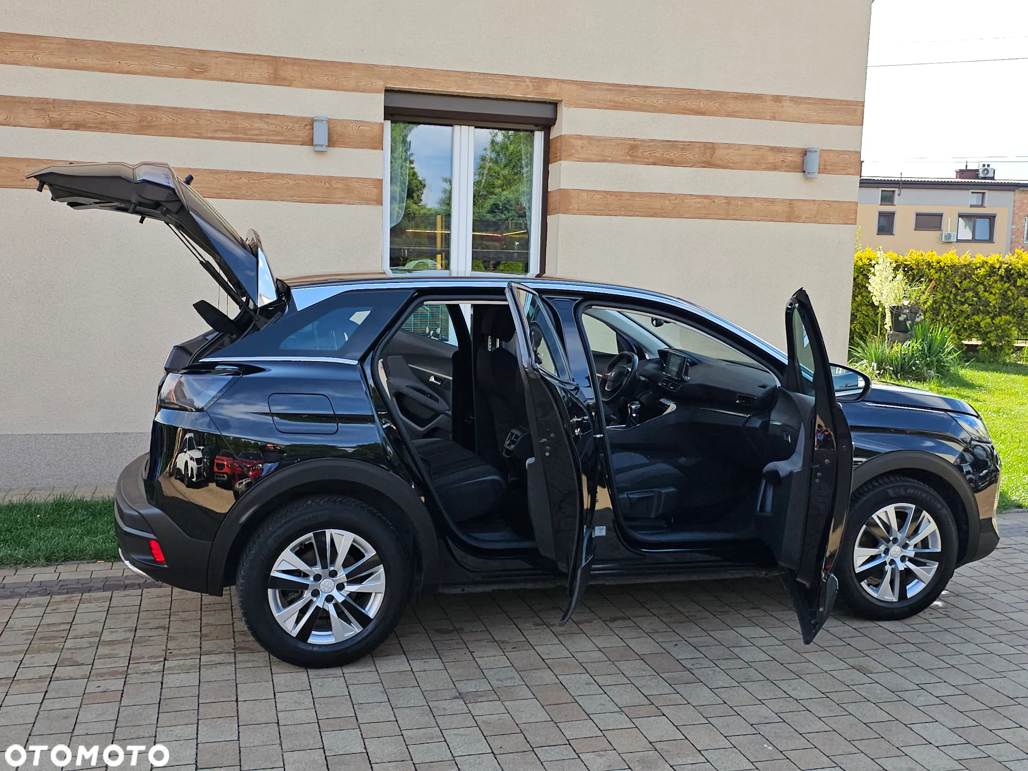 Peugeot 3008 1.5 BlueHDi Allure S&S - 18