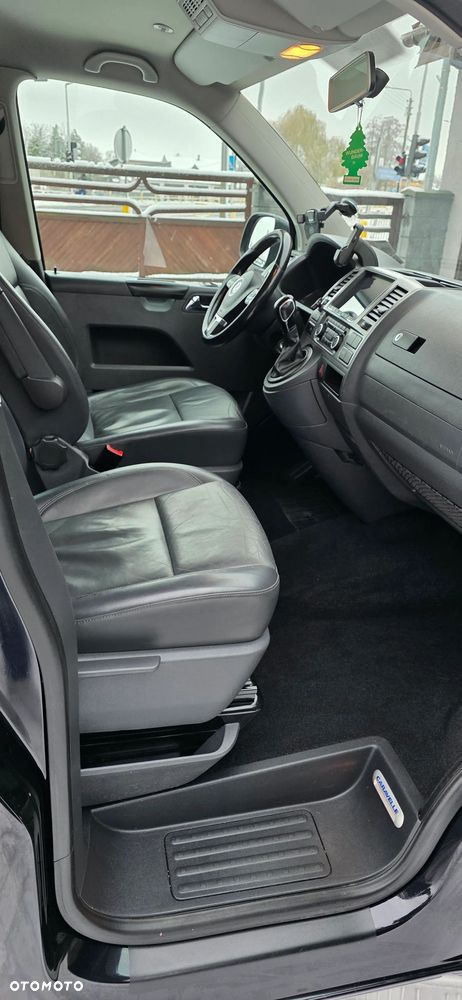 Volkswagen Caravelle - 13