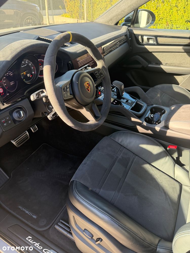 Porsche Cayenne Turbo GT - 5