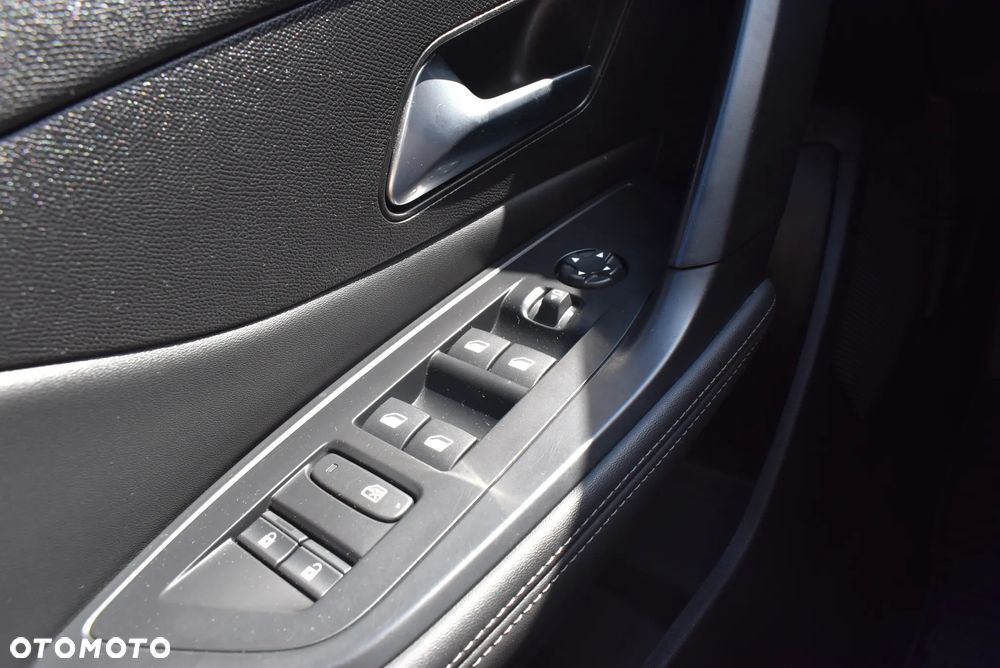 Peugeot 308 1.5 BlueHDi Allure S&S EAT8 - 23