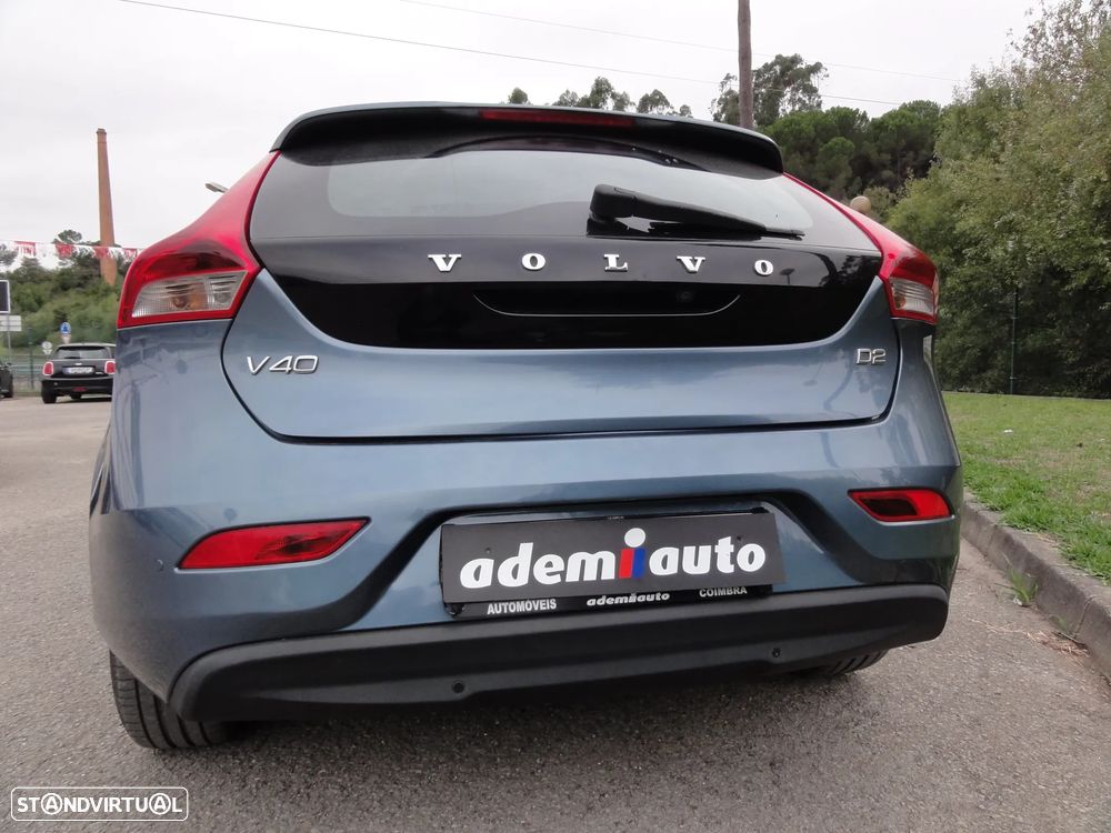 Volvo V40 D2 Momentum - 8