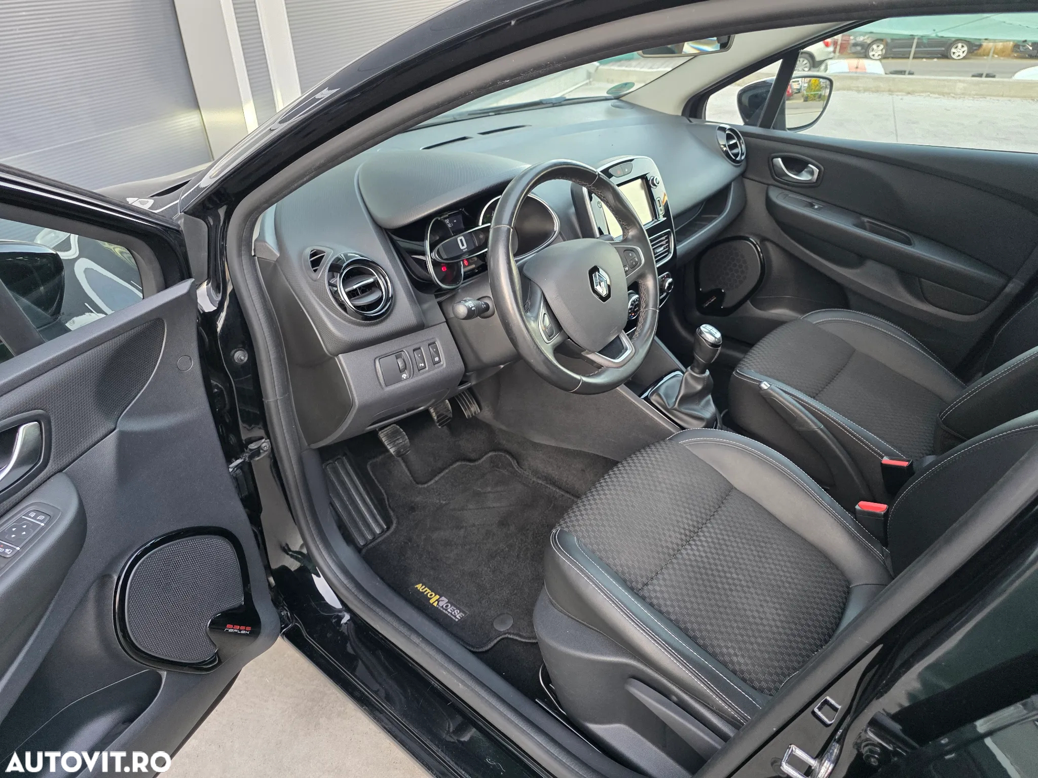 Renault Clio (Energy) dCi 90 Start & Stop INTENS - 9