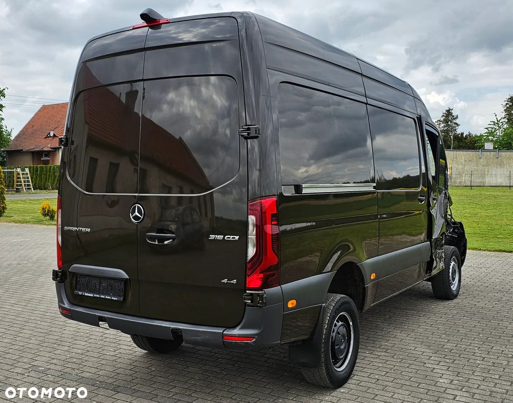 Mercedes-Benz Sprinter - 5