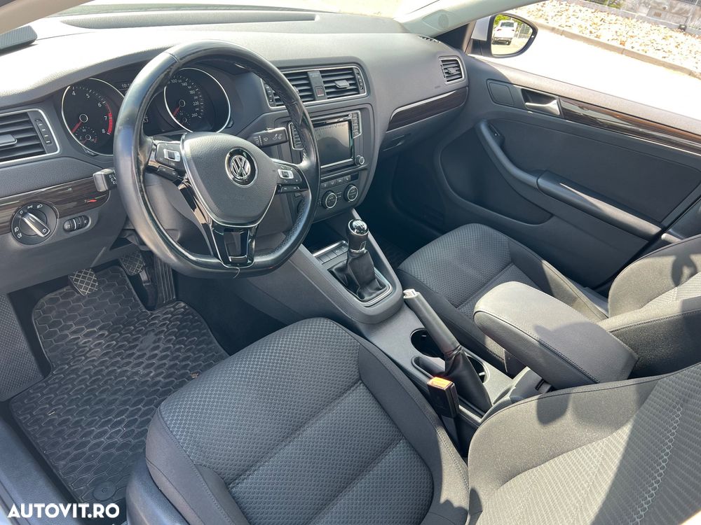 Volkswagen Jetta 1.2 TSI Comfortline - 5