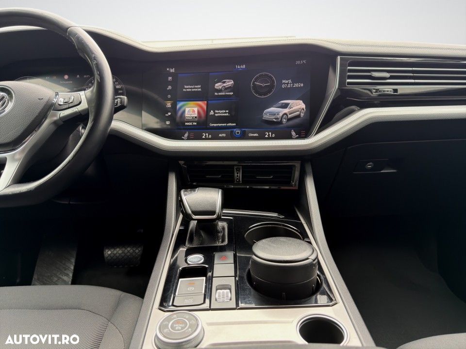 Volkswagen Touareg - 18