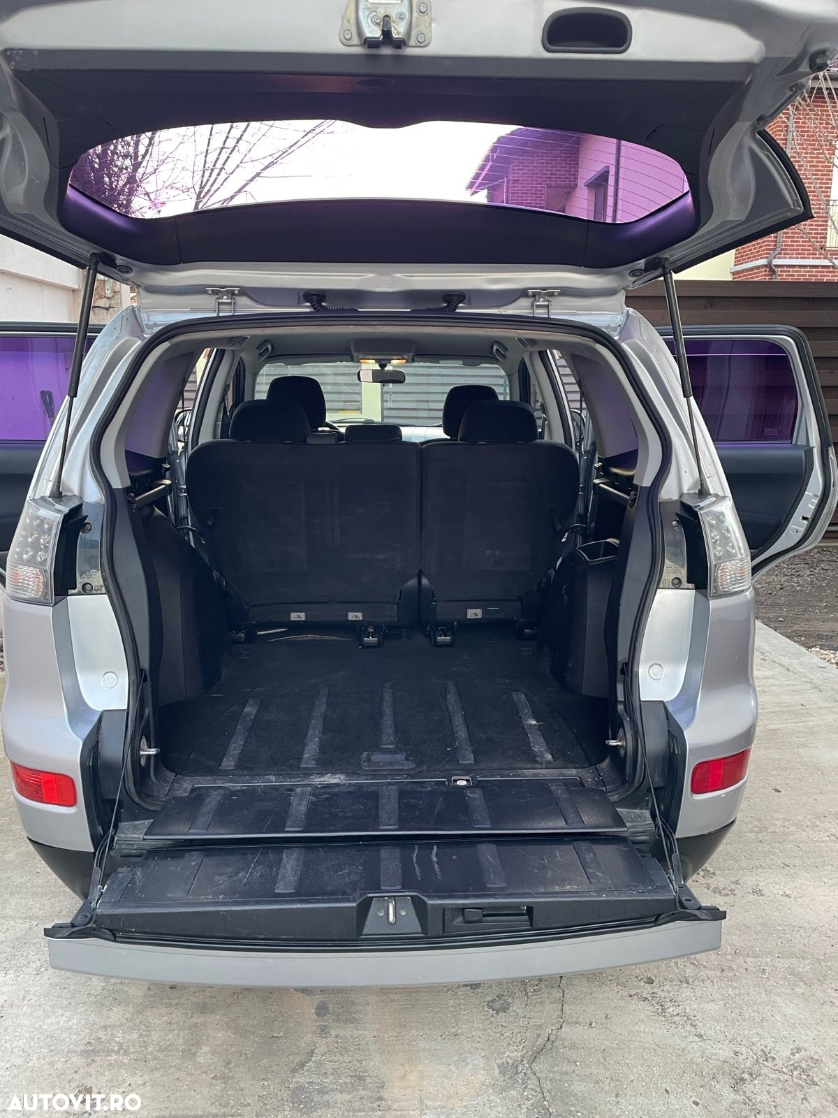 Mitsubishi Outlander - 5