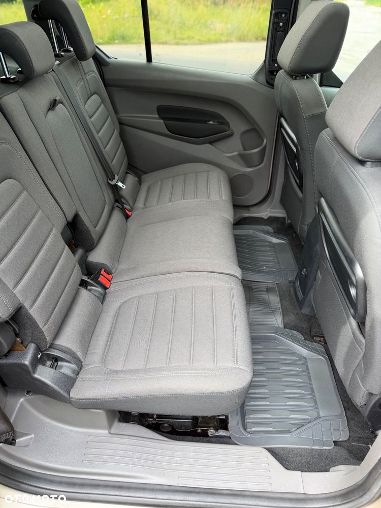 Ford Tourneo Connect Grand - 15