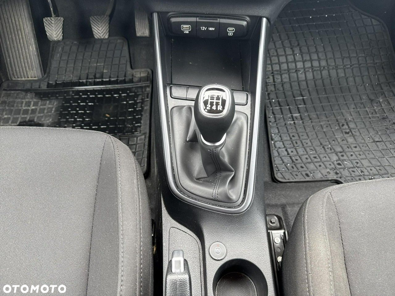 Hyundai i20 1.2 Pure - 24
