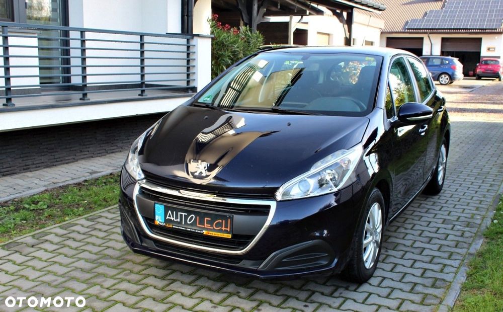 Peugeot 208 - 1