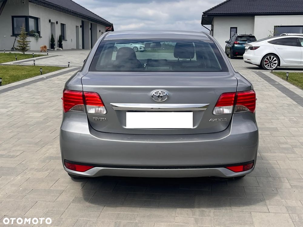 Toyota Avensis 1.6 Premium - 7