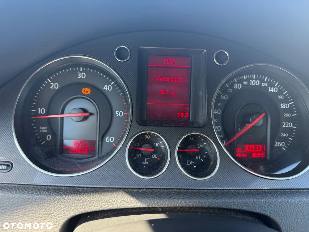 Volkswagen Passat 1.9 TDI Trendline - 17