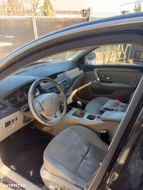 Renault Laguna 2.0dCi LUX - 11