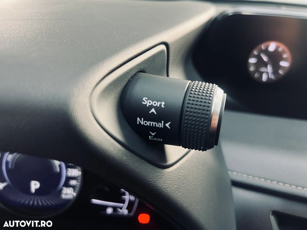 Lexus UX 250h Executive Line - 15