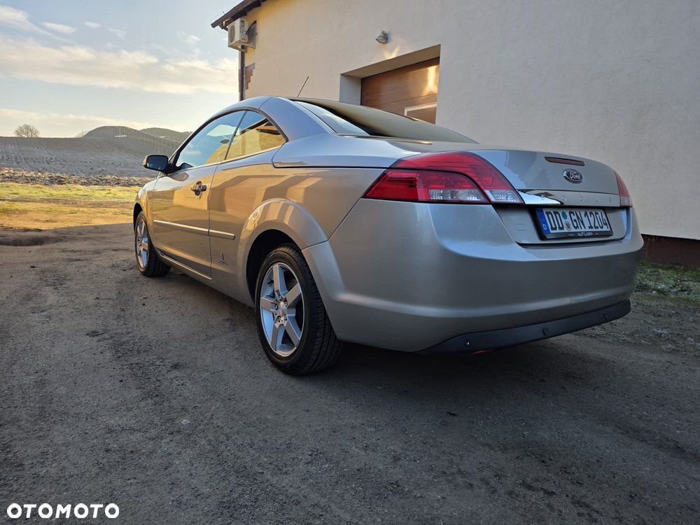 Ford Focus 2.0 16V Titanium - 32