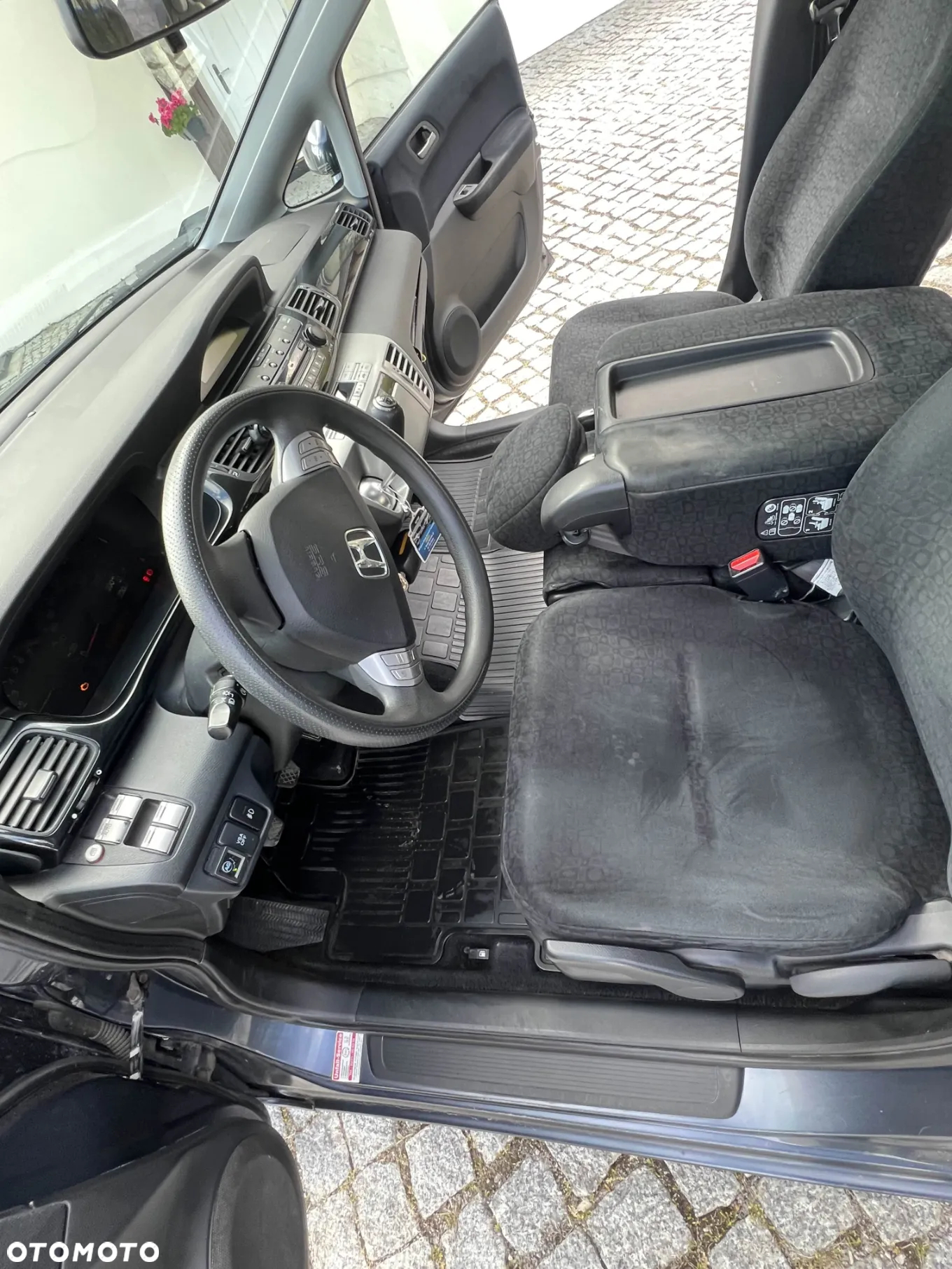 Honda FR-V - 16