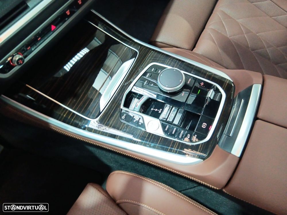 BMW X5 50 e xDrive Edição Desportiva M - 13