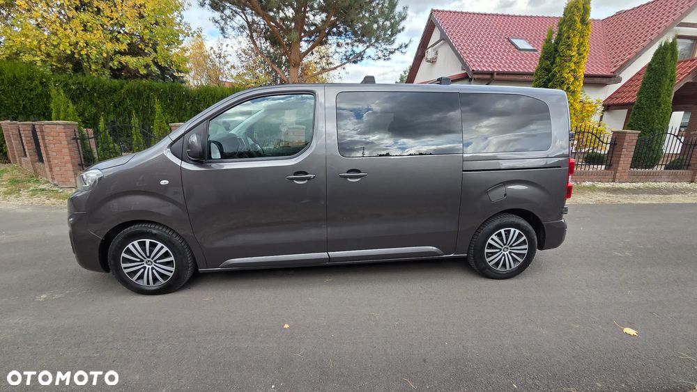 Peugeot Traveller - 19