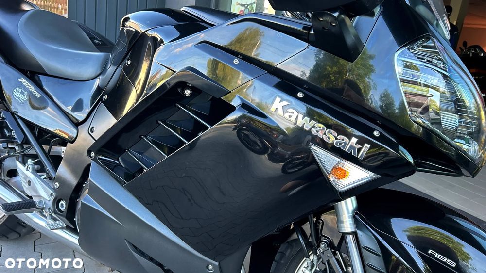 Kawasaki GTR - 4