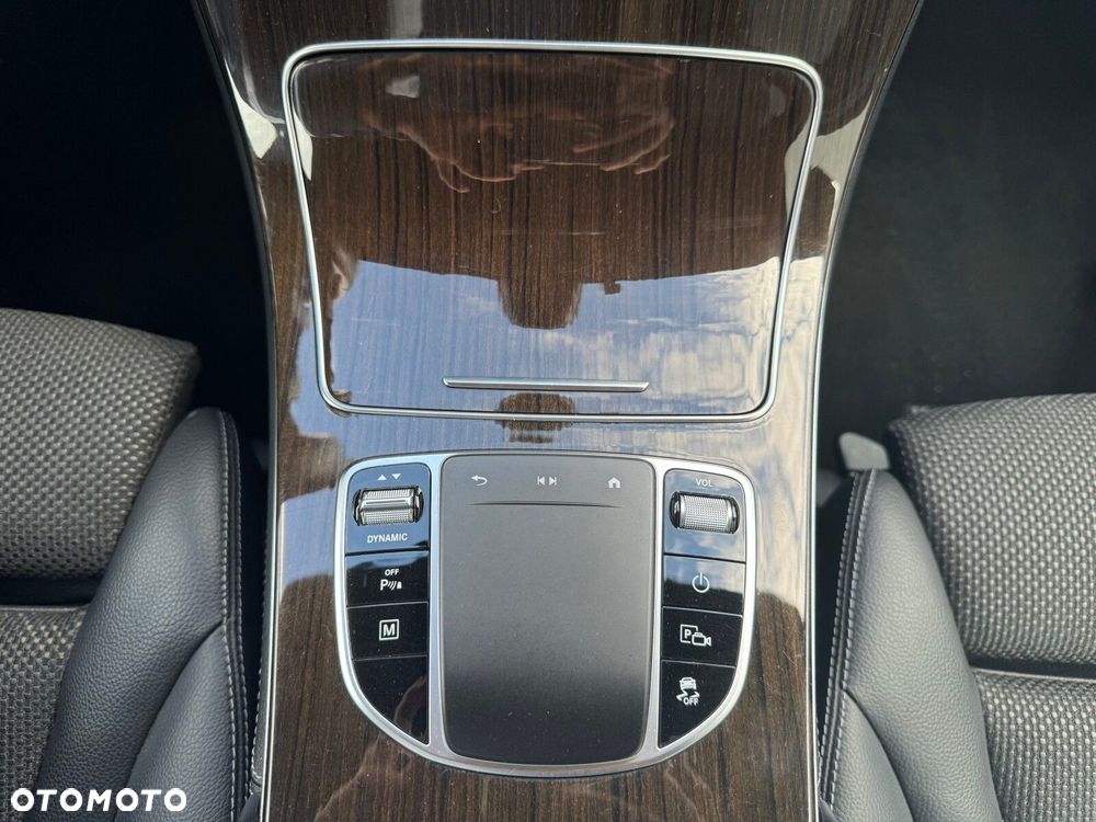 Mercedes-Benz GLC - 21