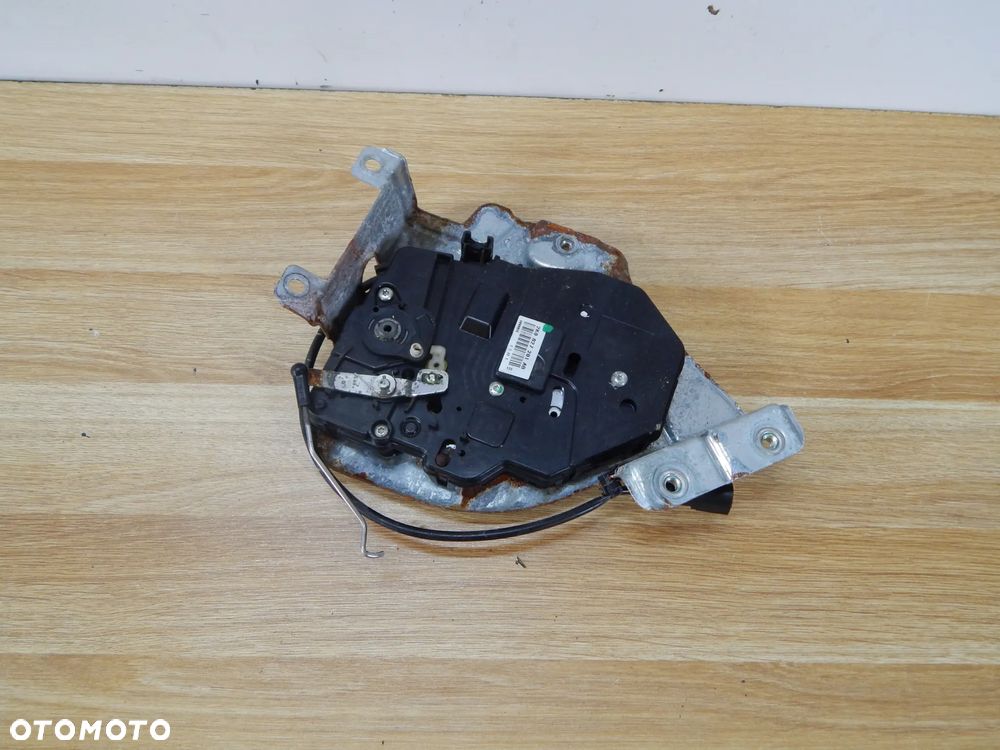 Zamek drzwi tylnych tył VW CADDY III 03-14 2K0827201AB  Łuków części - 1