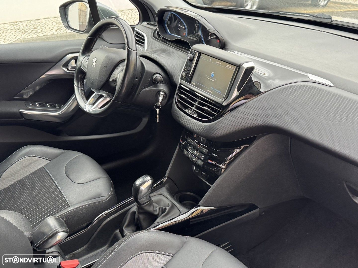 Peugeot 2008 1.2 PureTech Allure - 5