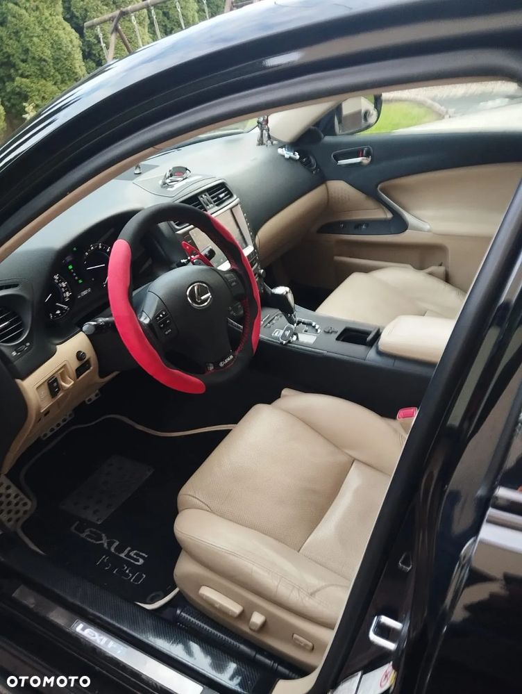 Lexus IS - 8