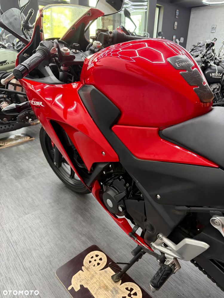 Honda CBR - 24
