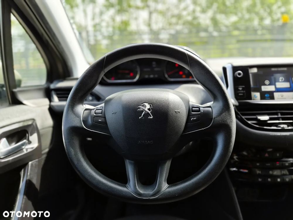 Peugeot 208 - 17