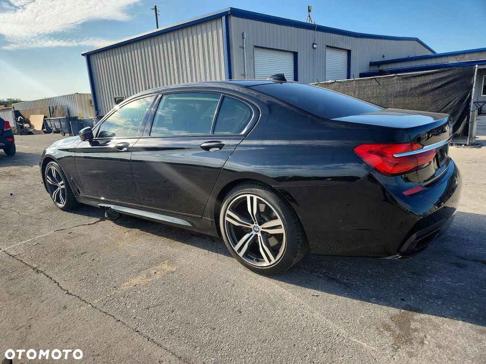 BMW Seria 7 740Li xDrive - 5