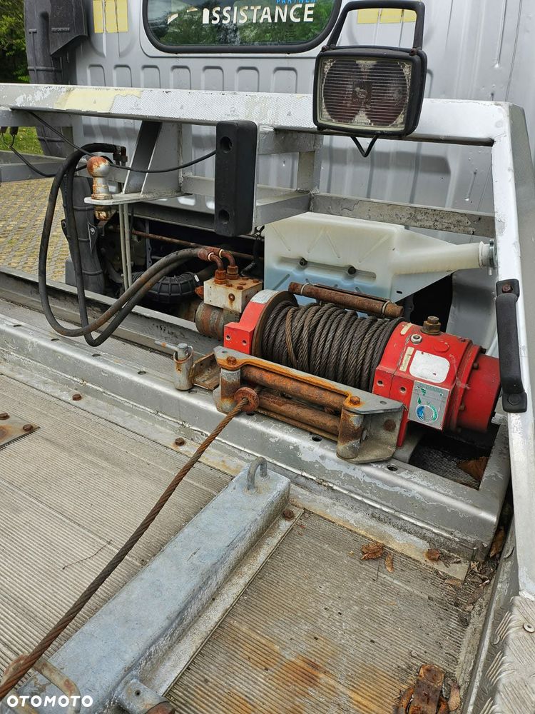 Nissan - 7