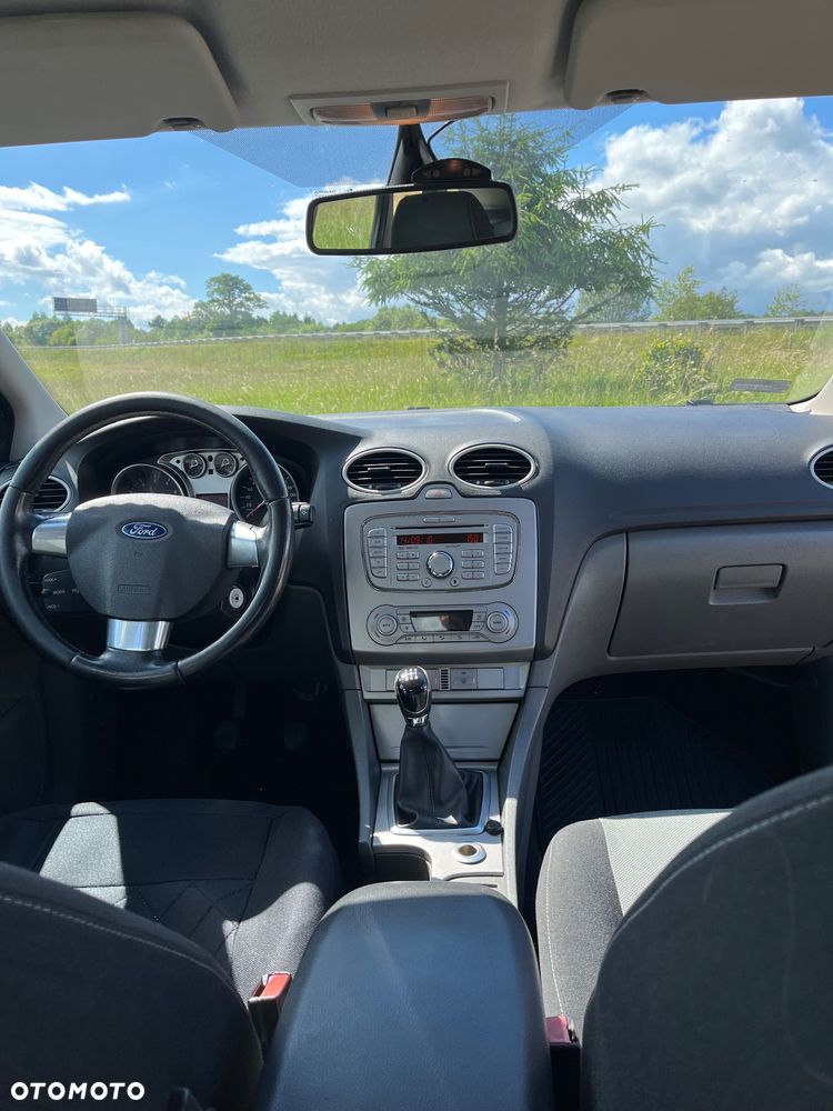 Ford Focus 1.6 Trend - 10